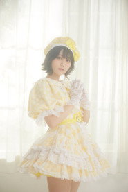 小山ひな