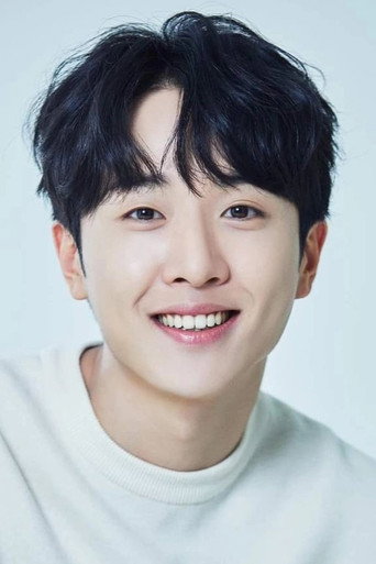 윤우