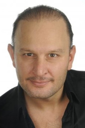Şafak Karali