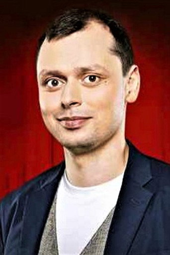 Виктор Комаров