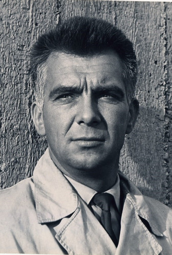 Э. Павулс